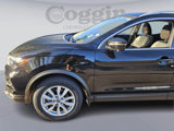 Used 2022 Nissan Rogue Sport SV image 2