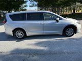 Used 2022 Chrysler Voyager LX image 4