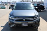 Certified 2022 Volkswagen Tiguan SE w/ Panoramic Sunroof Package image 2