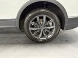 Used 2022 Volkswagen Tiguan SE image 6