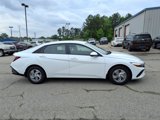 New 2025 Hyundai Elantra SE image 2