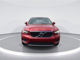 Used 2019 Volvo XC40 T5 Momentum image 3