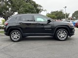 Used 2022 Jeep Compass Latitude image 2