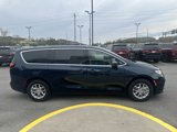 New 2025 Chrysler Pacifica Select image 6