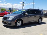 Used 2022 Chrysler Pacifica Touring-L image 4