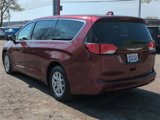 Used 2017 Chrysler Pacifica Touring image 3