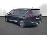 Certified 2023 Chrysler Pacifica Limited image 3