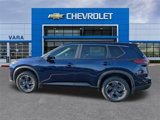 Used 2024 Nissan Rogue SV image 2