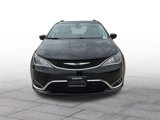 Used 2019 Chrysler Pacifica Touring-L image 2