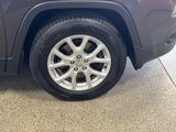 Used 2017 Jeep Cherokee Latitude w/ Comfort/Convenience Group image 5