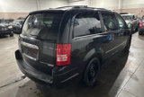 Used 2010 Chrysler Town & Country Touring image 5