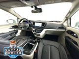 Used 2022 Chrysler Pacifica Touring-L image 2