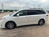 Used 2018 Toyota Sienna XLE image 4