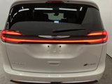 Used 2021 Chrysler Pacifica Touring-L image 5