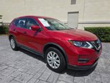 Used 2017 Nissan Rogue S image 2
