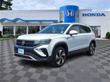 Used 2024 Volkswagen Taos SE image 2