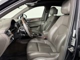 Certified 2022 Porsche Macan image 5