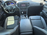 Used 2022 Volkswagen Atlas Cross Sport SE image 2