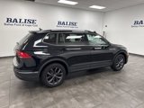Used 2023 Volkswagen Tiguan SE w/ Panoramic Sunroof Package image 2