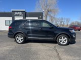 Used 2017 Ford Explorer XLT w/ Equipment Group 202A image 3