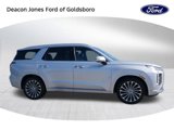 Used 2023 Hyundai Palisade Calligraphy image 2