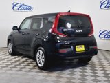 Used 2022 Kia Soul LX image 2