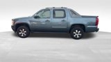 Used 2011 Chevrolet Avalanche LT image 2