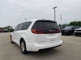 Certified 2024 Chrysler Pacifica Touring-L image 4