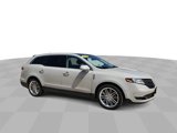 Used 2019 Lincoln MKT AWD image 2