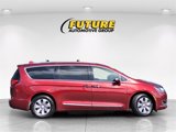 Used 2020 Chrysler Pacifica Limited image 3