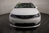 Used 2018 Chrysler Pacifica Touring-L image 2