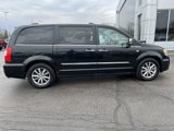 Used 2014 Chrysler Town & Country Touring-L image 2
