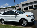 Certified 2022 Ford Edge SE image 3