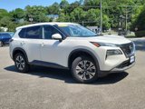 Used 2023 Nissan Rogue SV image 2