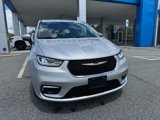 Used 2023 Chrysler Pacifica Touring-L image 2