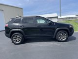 Used 2020 Jeep Cherokee Trailhawk w/ Comfort/Convenience Group image 3
