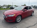 Used 2017 Ford Fusion SE w/ Fusion SE Technology Package image 2
