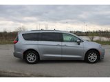 Used 2021 Chrysler Pacifica Touring-L image 4