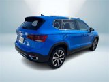 Certified 2022 Volkswagen Taos SE w/ Panoramic Sunroof Package image 6