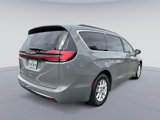 Used 2022 Chrysler Pacifica Touring-L image 5