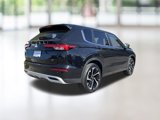 Used 2024 Mitsubishi Outlander SE image 2