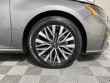 Used 2024 Nissan Altima 2.5 SV image 2
