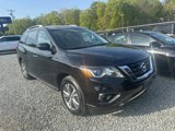Used 2019 Nissan Pathfinder SV image 2
