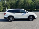 Used 2019 Honda Pilot Touring image 2