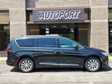 Used 2017 Chrysler Pacifica Touring-L image 4