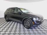 Used 2021 Volkswagen Tiguan SE w/ Panoramic Sunroof Package image 3
