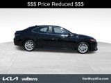 Used 2022 Toyota Camry LE image 2