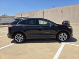 Used 2019 Ford Edge Titanium image 4