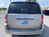 Used 2009 Chrysler Town & Country Touring image 6