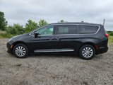 Used 2019 Chrysler Pacifica Touring-L image 4